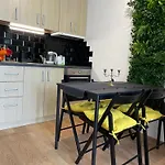 דירה First Sea Line Flora, Next To The