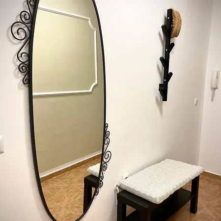 Apartament Budget First Sea Line Apt. Flora Pomorie