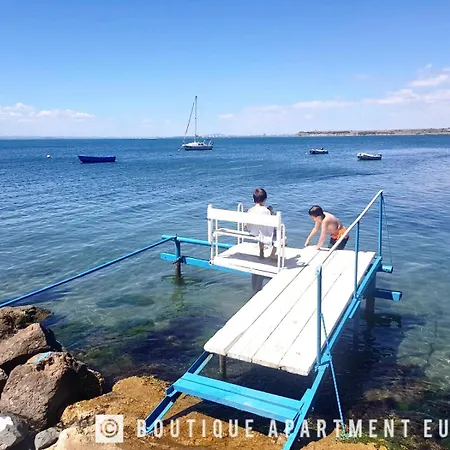 Apartament Budget First Sea Line Apt. Flora Pomorie