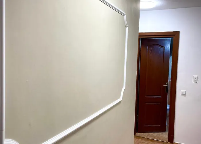 Budget First Sea Line Apt. Flora