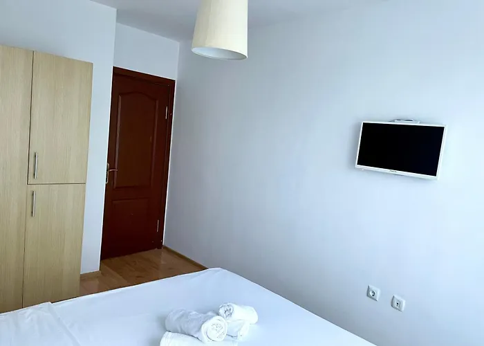 Апартаменты Budget First Sea Line Apt. Flora