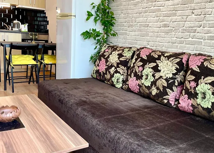 Budget First Sea Line Apt. Flora *