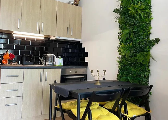 Budget First Sea Line Apt. Flora Апартаменты Поморие