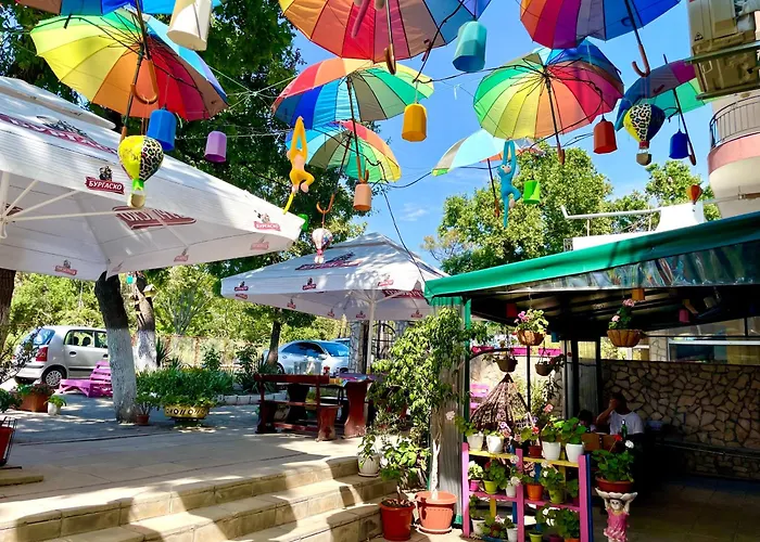 Budget First Sea Line Apt. Flora Апартаменты