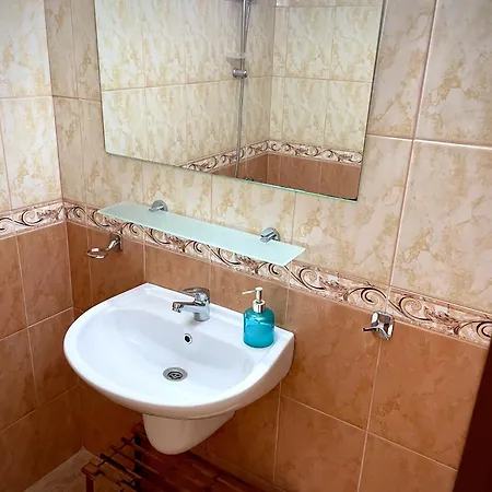 Apartament Budget First Sea Line Apt. Flora Pomorie