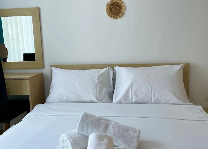 Апартамент Budget First Sea Line Apt. Flora Поморие